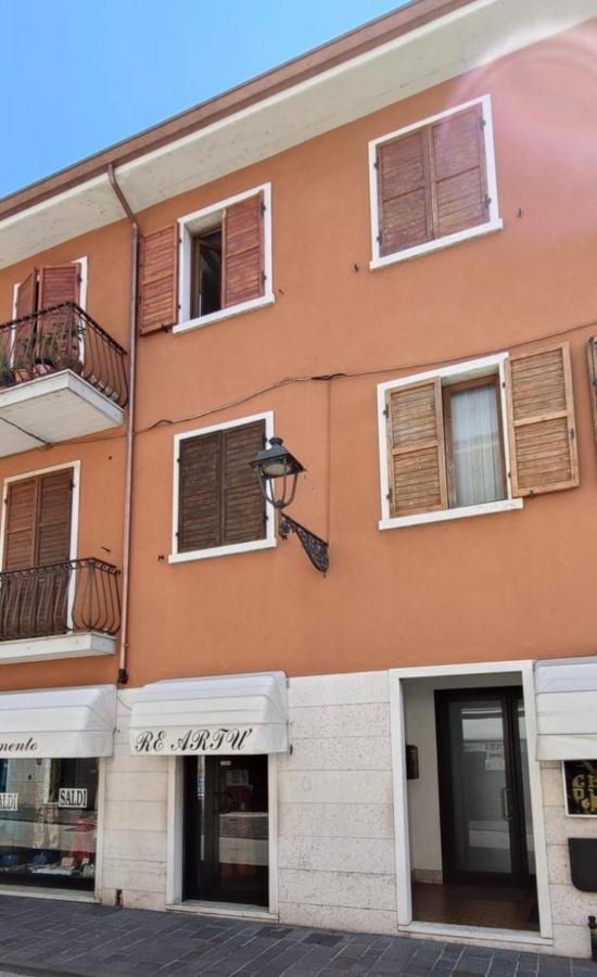 Cavour Apartment Center Bardolino Bagian luar foto