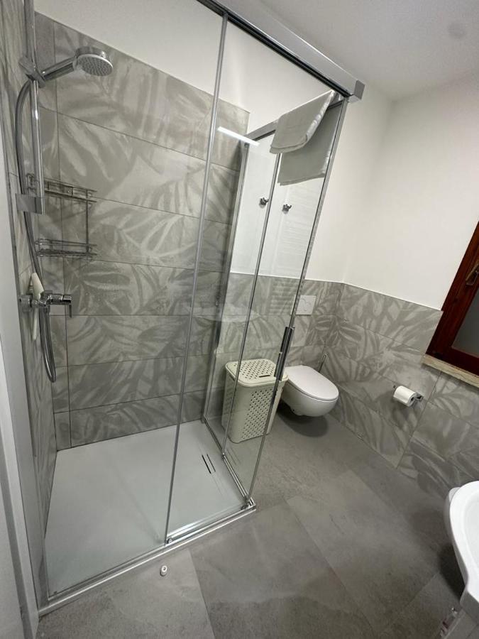 Cavour Apartment Center Bardolino Bagian luar foto