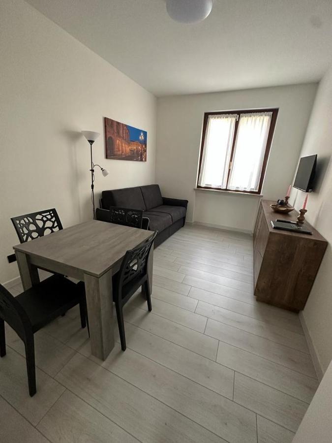 Cavour Apartment Center Bardolino Bagian luar foto