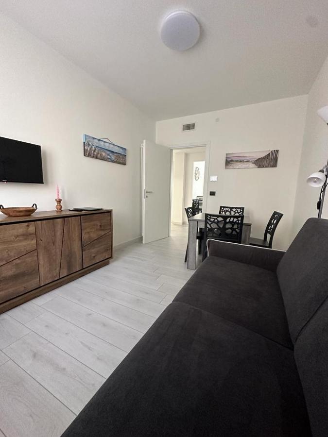 Cavour Apartment Center Bardolino Bagian luar foto