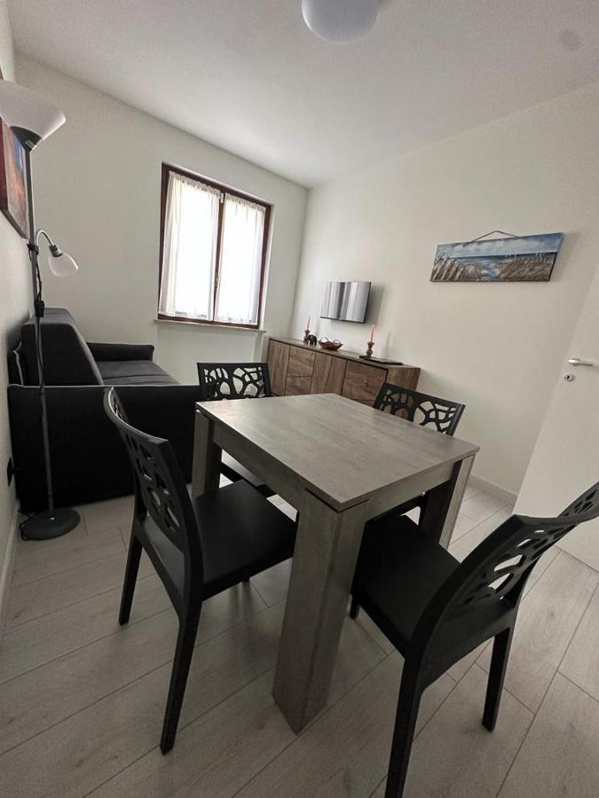 Cavour Apartment Center Bardolino Bagian luar foto