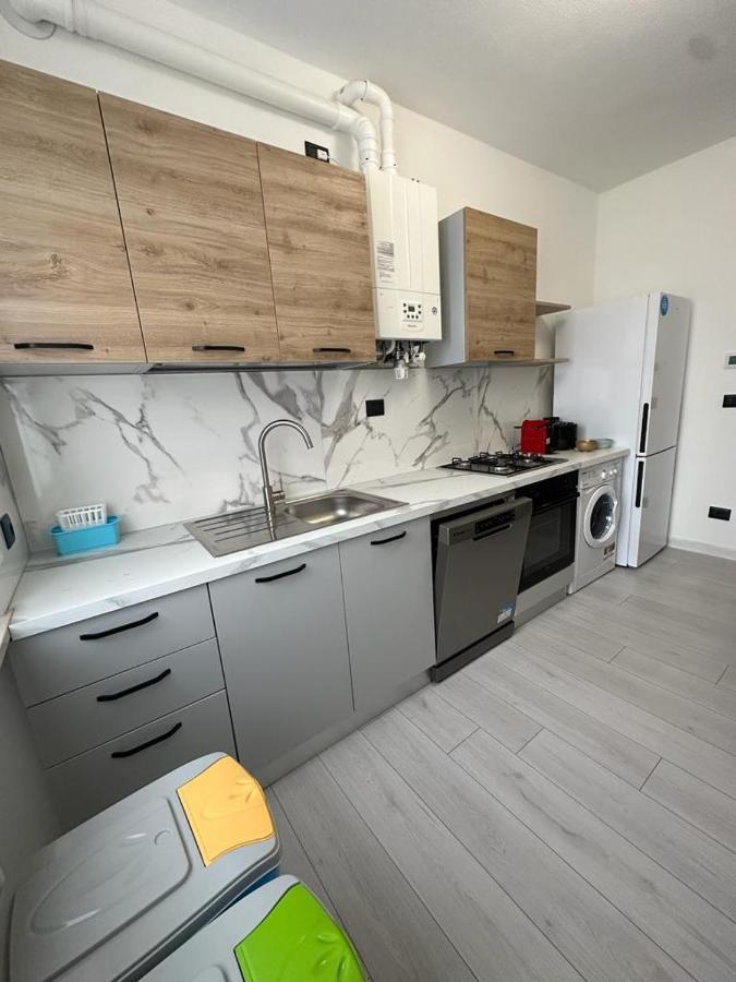 Cavour Apartment Center Bardolino Bagian luar foto