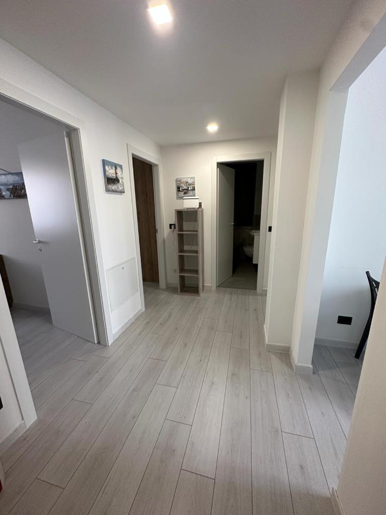 Cavour Apartment Center Bardolino Bagian luar foto